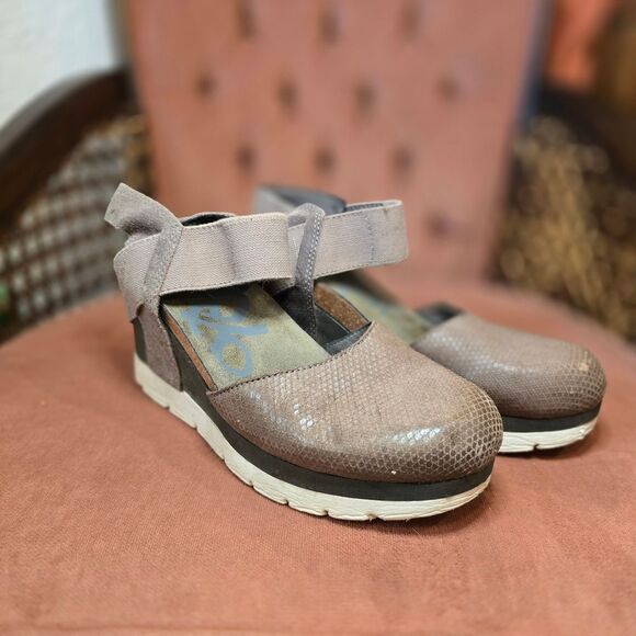 OTBT Brown Wedges - Picture 2 of 5